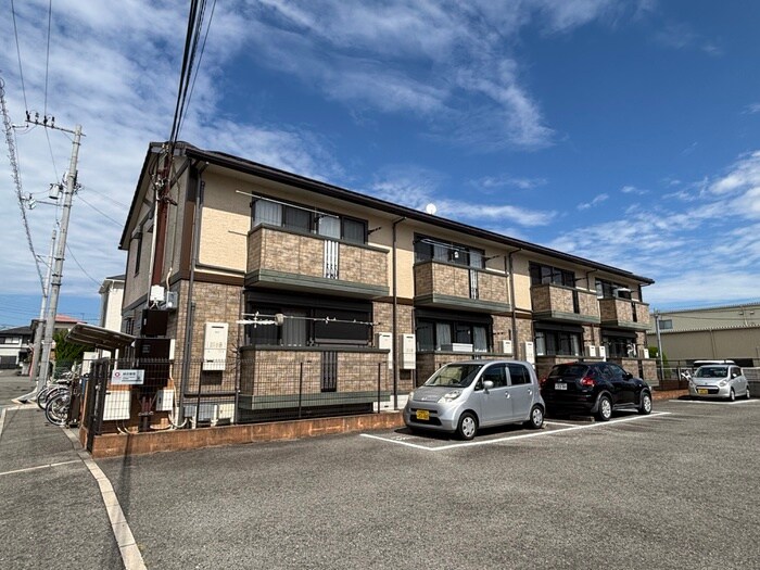 グランディ－ルの物件外観写真