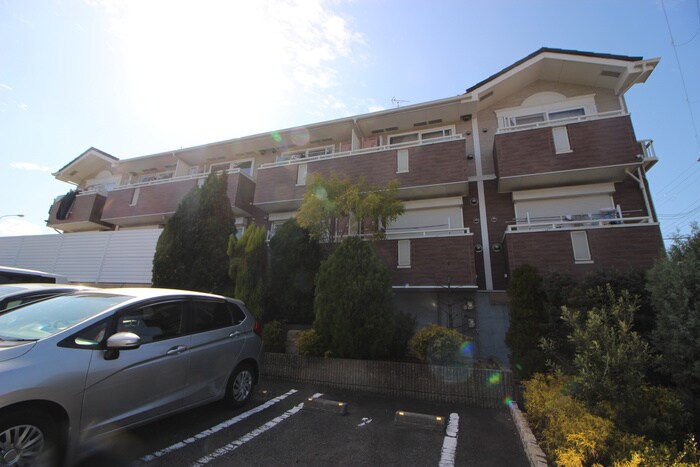 カ－サグラシオッソの物件外観写真