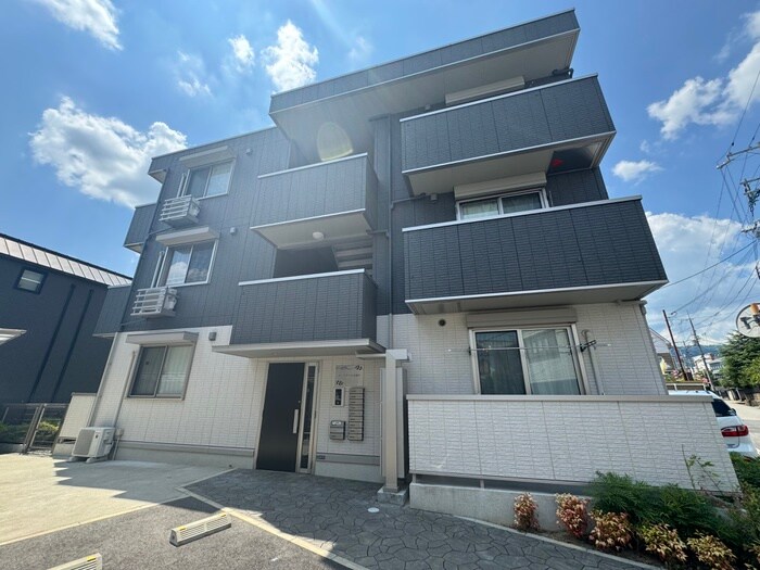 コートドール逆瀬川の物件外観写真