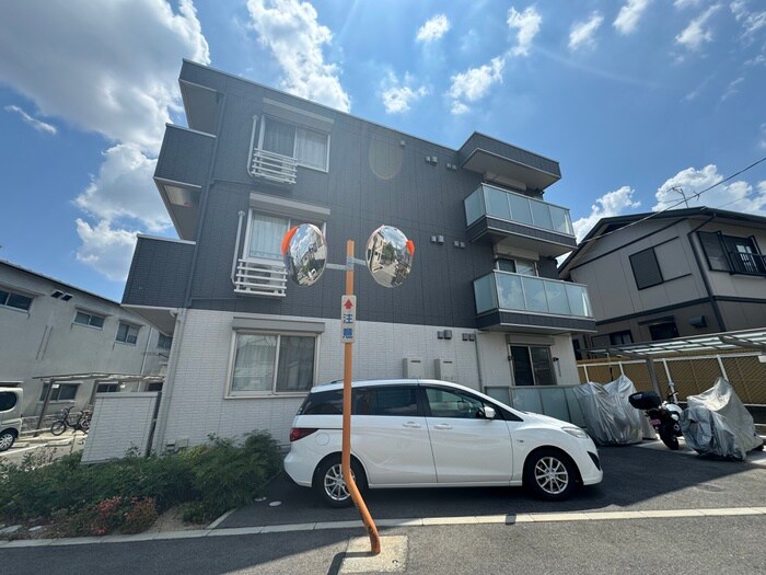 コートドール逆瀬川の物件外観写真