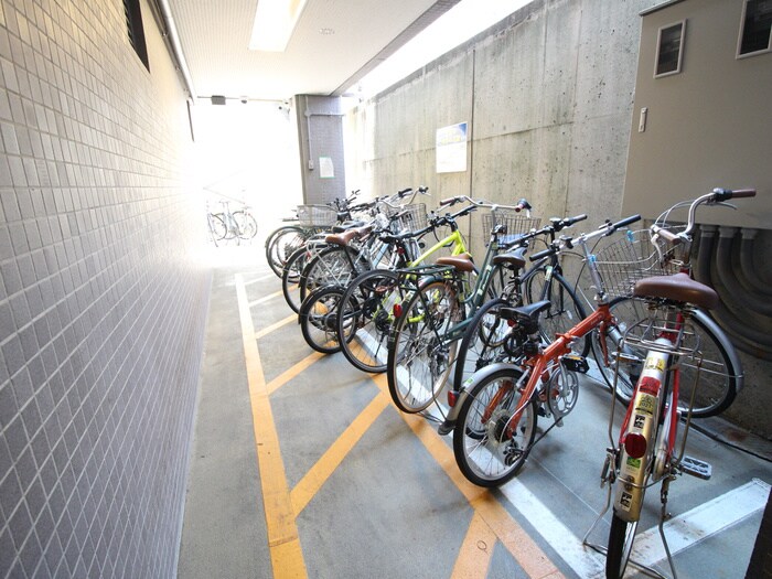 コスモリード京都今出川の物件外観写真