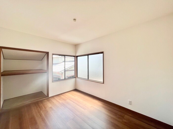 宇治蔭山貸家の物件内観写真