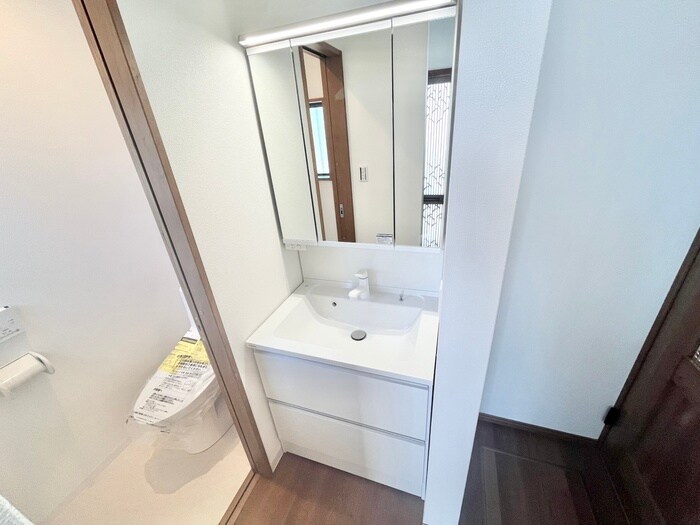 宇治蔭山貸家の物件内観写真