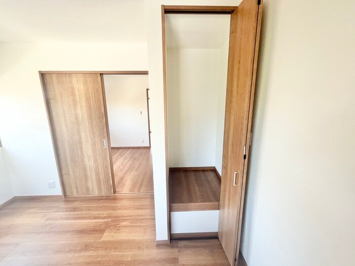 宇治蔭山貸家の物件内観写真