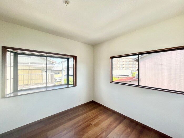 宇治蔭山貸家の物件内観写真