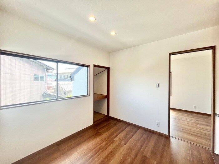 宇治蔭山貸家の物件内観写真