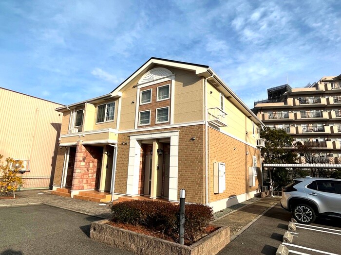 ウエストイリ－デⅡの物件外観写真