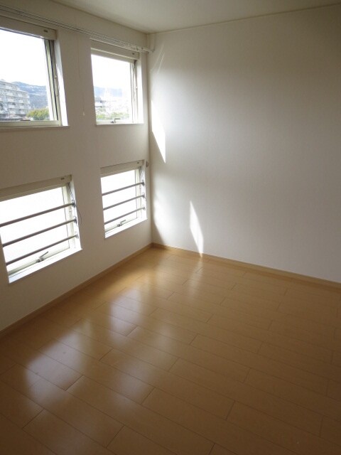 ウエストイリ－デⅡの物件内観写真