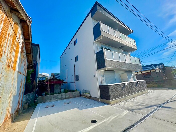 ロジェ泉佐野の物件外観写真