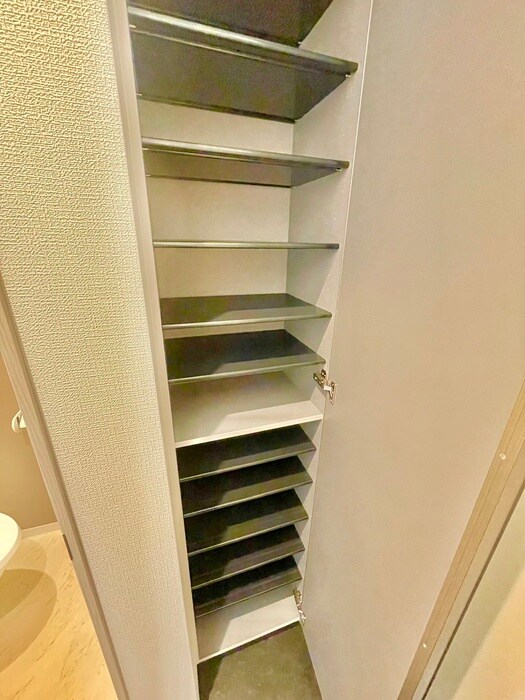 ロジェ泉佐野の物件内観写真