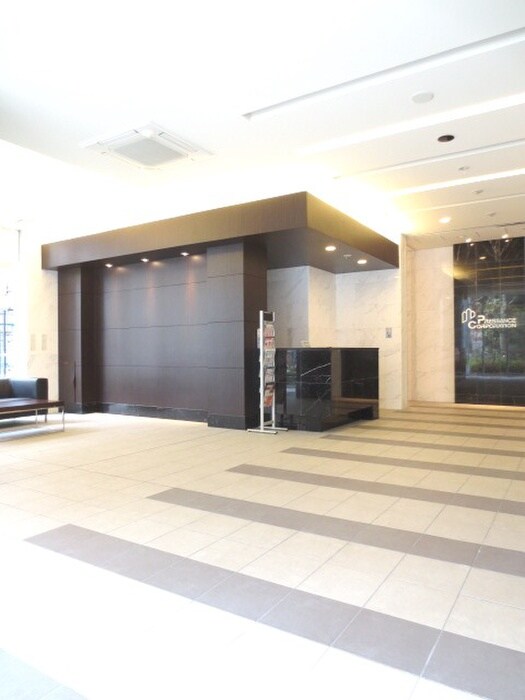 プレサンスタワー北浜(710)の物件外観写真