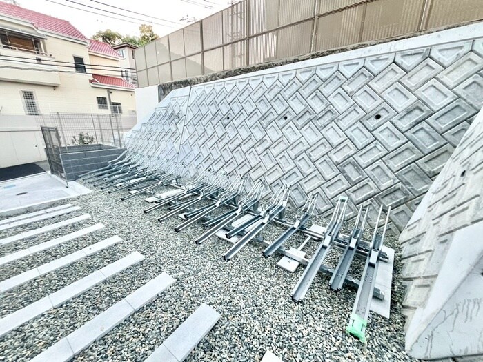 プルメリア阪大前の物件外観写真