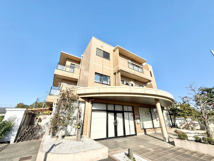 リンデンバウムの物件外観写真