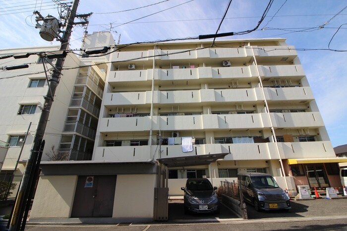 グローバルマンションの物件外観写真