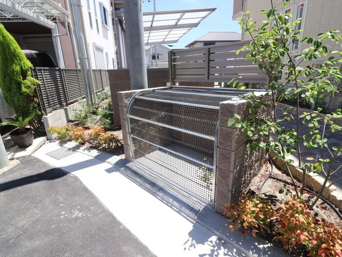 ルネ・ムーンの物件外観写真