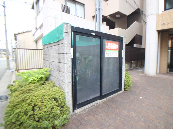 セレ－ナ塚口の物件外観写真