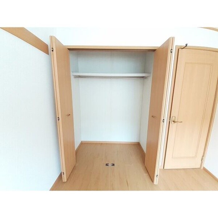 ディーア・クミルＢの物件内観写真