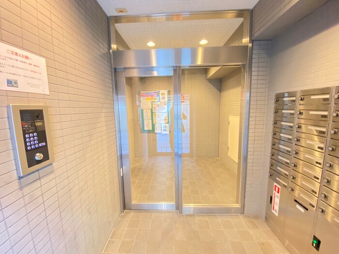 プレジ－ル西院の物件外観写真