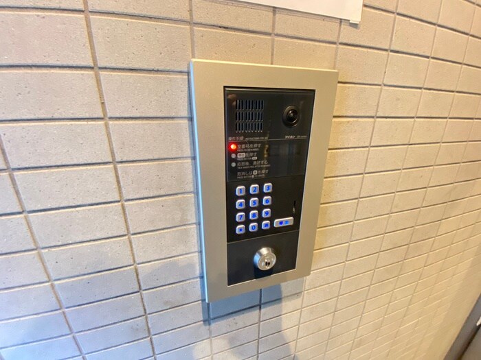 プレジ－ル西院の物件外観写真