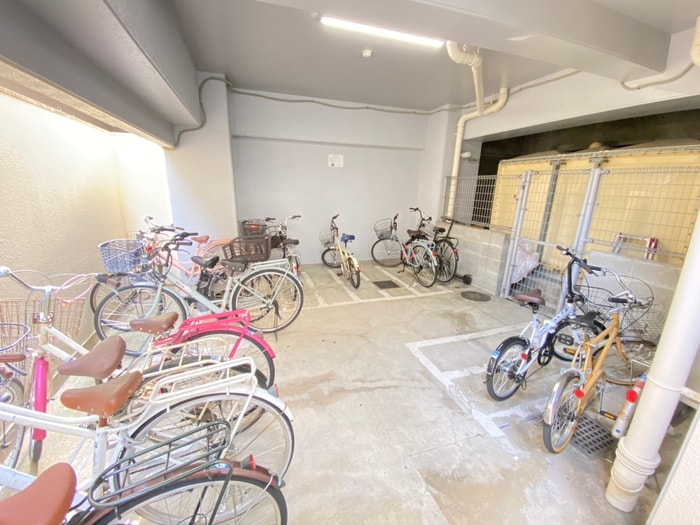 プレジ－ル西院の物件外観写真