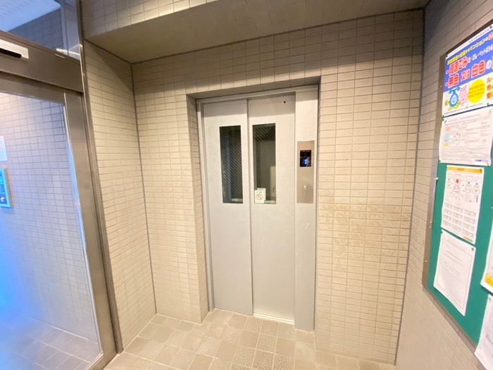 プレジ－ル西院の物件外観写真