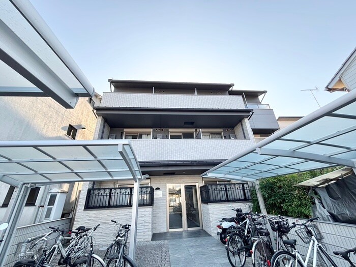 フラッティ丸太町御前の物件外観写真