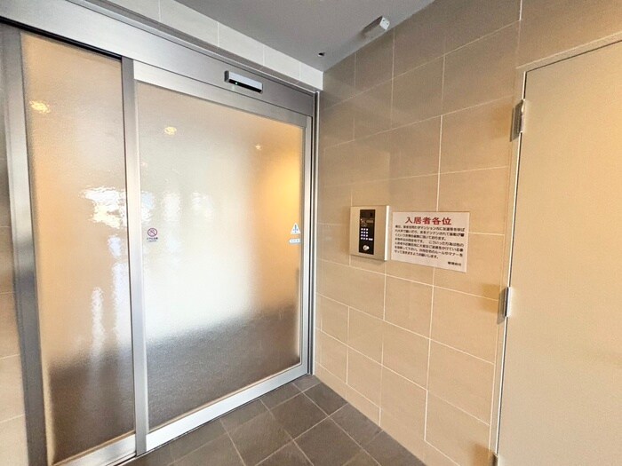 フラッティ丸太町御前の物件外観写真