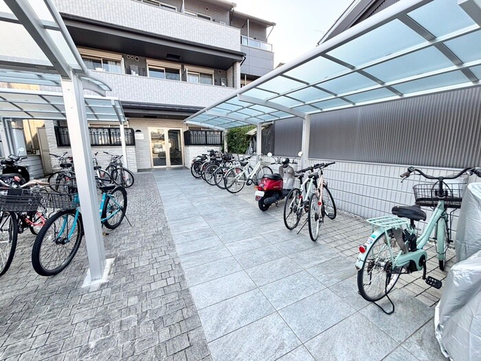 フラッティ丸太町御前の物件外観写真