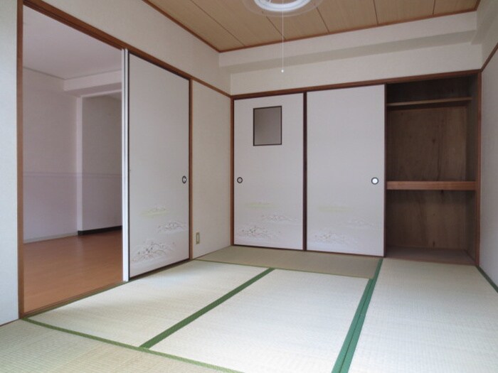 ロイヤル千里丘の物件内観写真