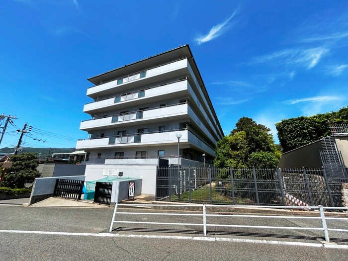 白鷹夙川マンションの物件外観写真