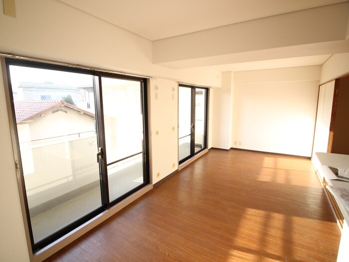 メルヴェユ伊丹の物件内観写真