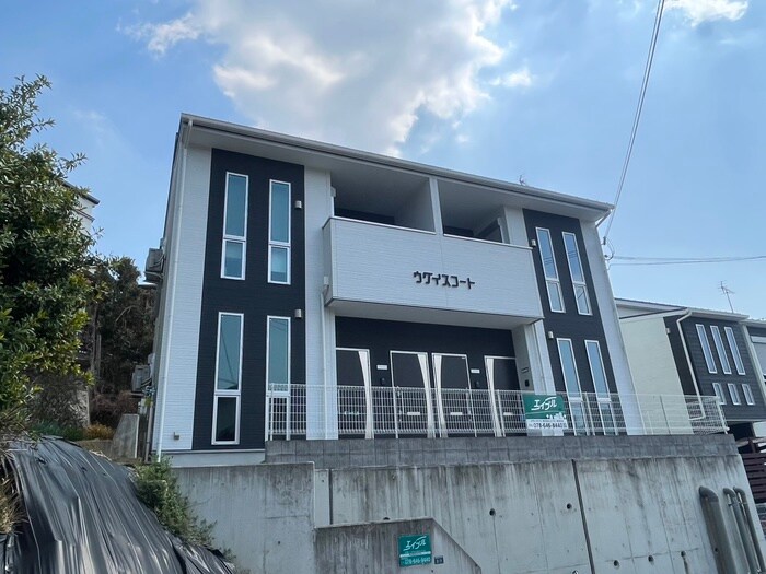 ウグイスコートの物件外観写真