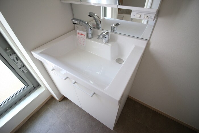 ウグイスコートの物件内観写真