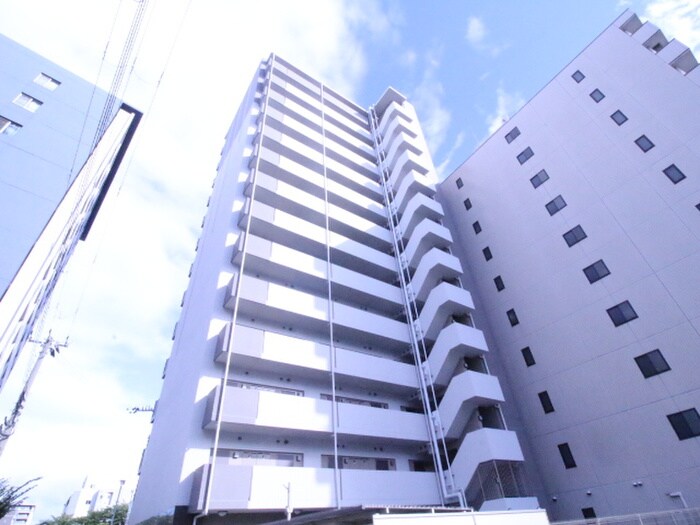 スペーシア江坂広芝町の物件外観写真