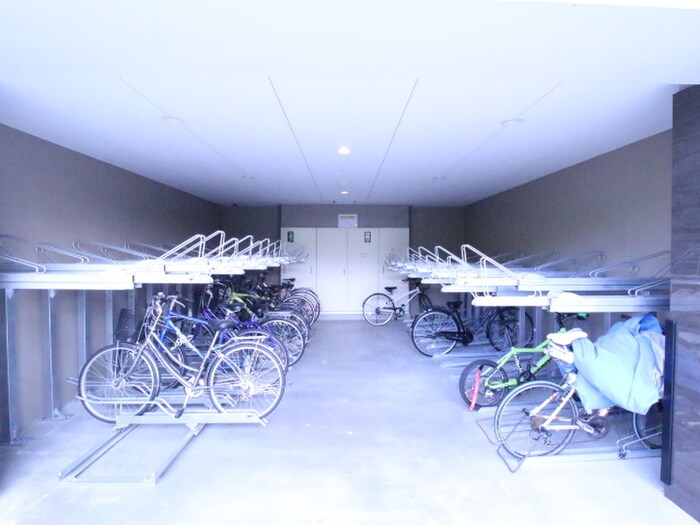 スペーシア江坂広芝町の物件外観写真