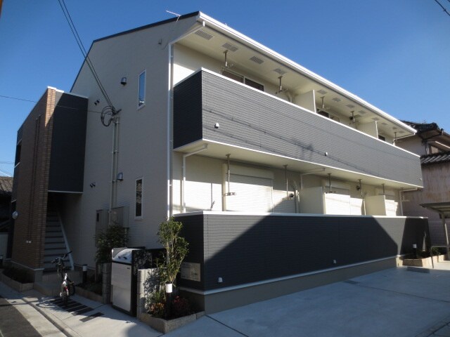 カ－サ・ドレッセの物件外観写真