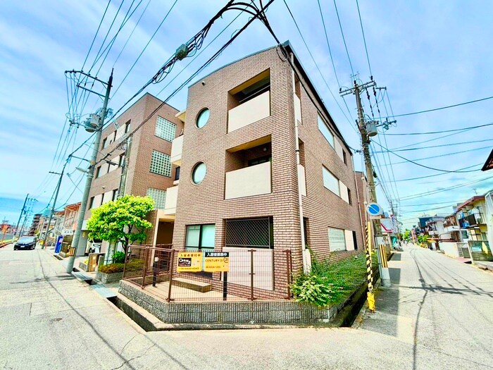 メゾンド・ファミ－ユの物件外観写真