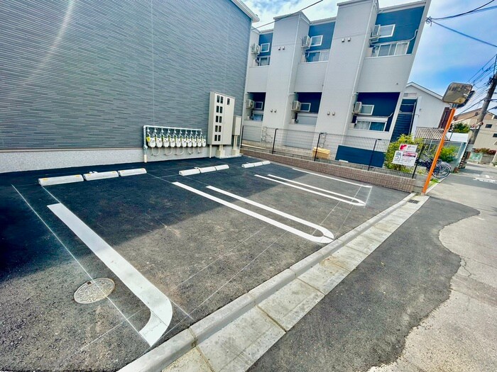 ジャイオスの物件外観写真