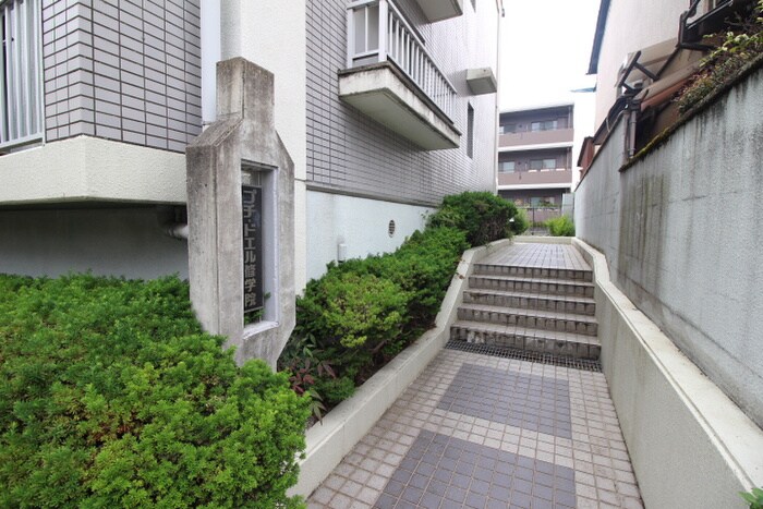 プチドエル修学院の物件外観写真