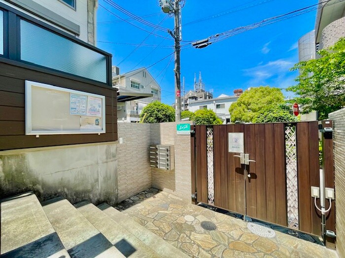 ラ・アンブルの物件外観写真