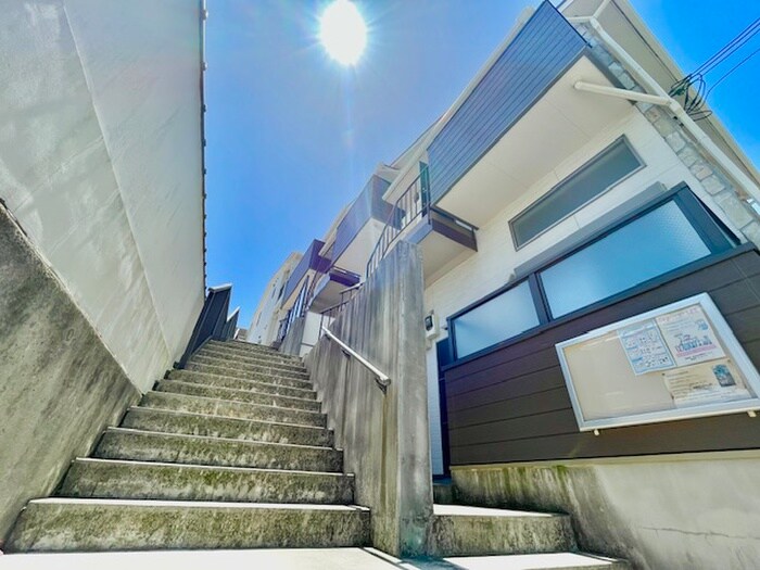 ラ・アンブルの物件外観写真