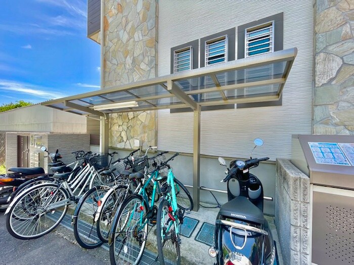 ラ・アンブルの物件外観写真