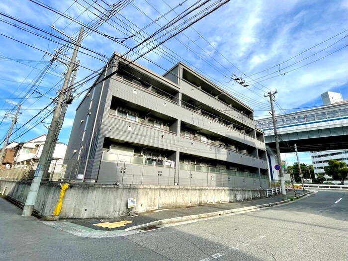 パトリア芦屋の物件外観写真