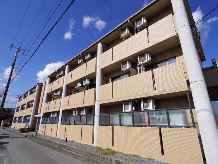 クロ－バ－36の物件外観写真