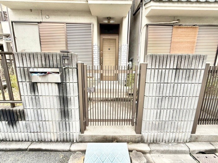 辻本ハイツ６の物件外観写真