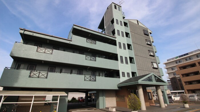 ウインズ１２号館の物件外観写真