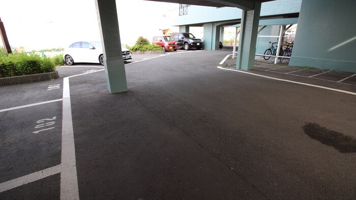 ウインズ１２号館の物件外観写真