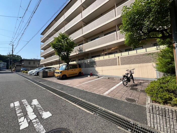 グミヒルズの物件外観写真