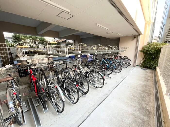 アリビオ江坂垂水町の物件外観写真