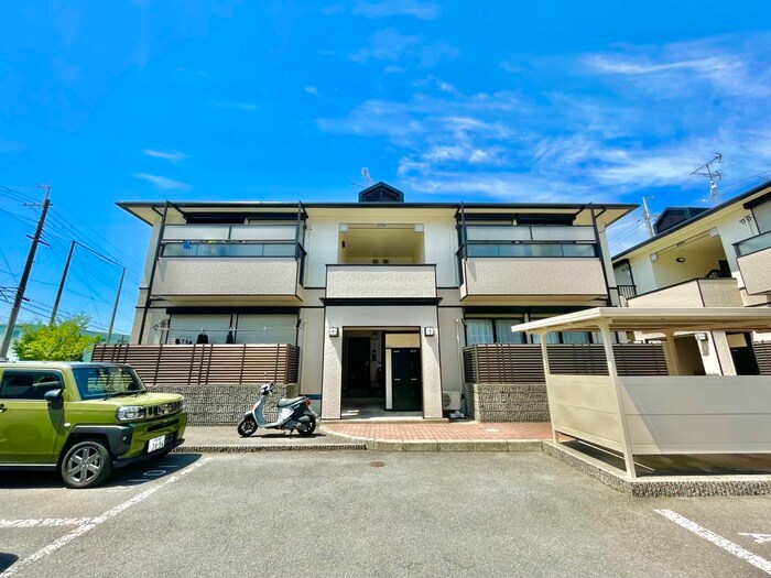 サンガ－デン桜丘B棟の物件外観写真